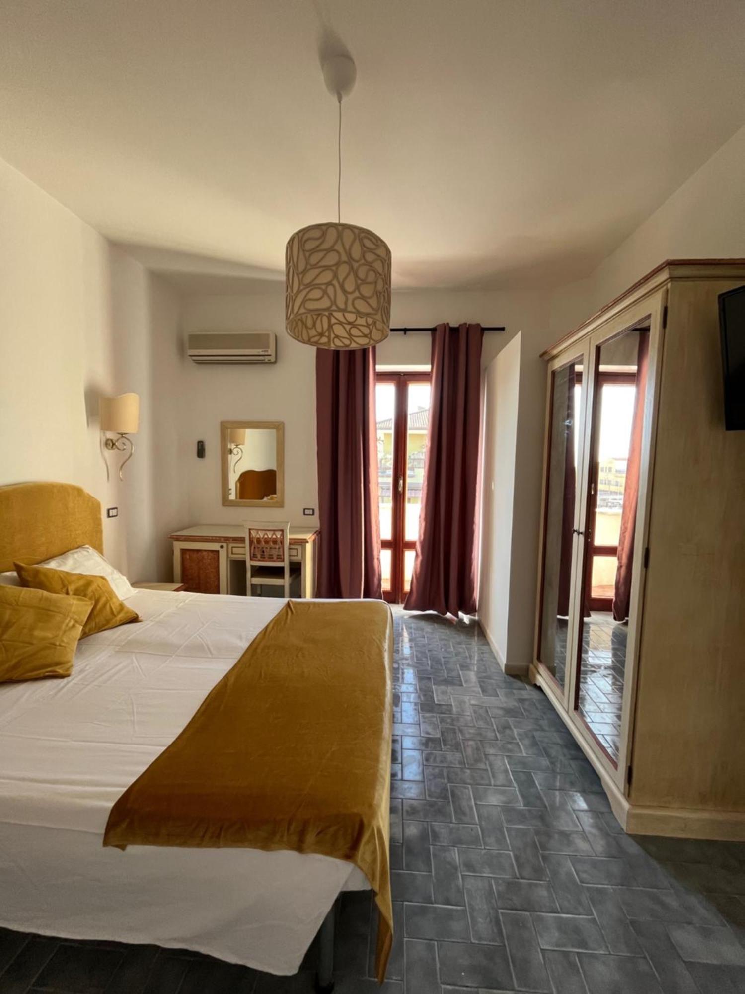 Tc Hotel Lido dei Pini Εξωτερικό φωτογραφία